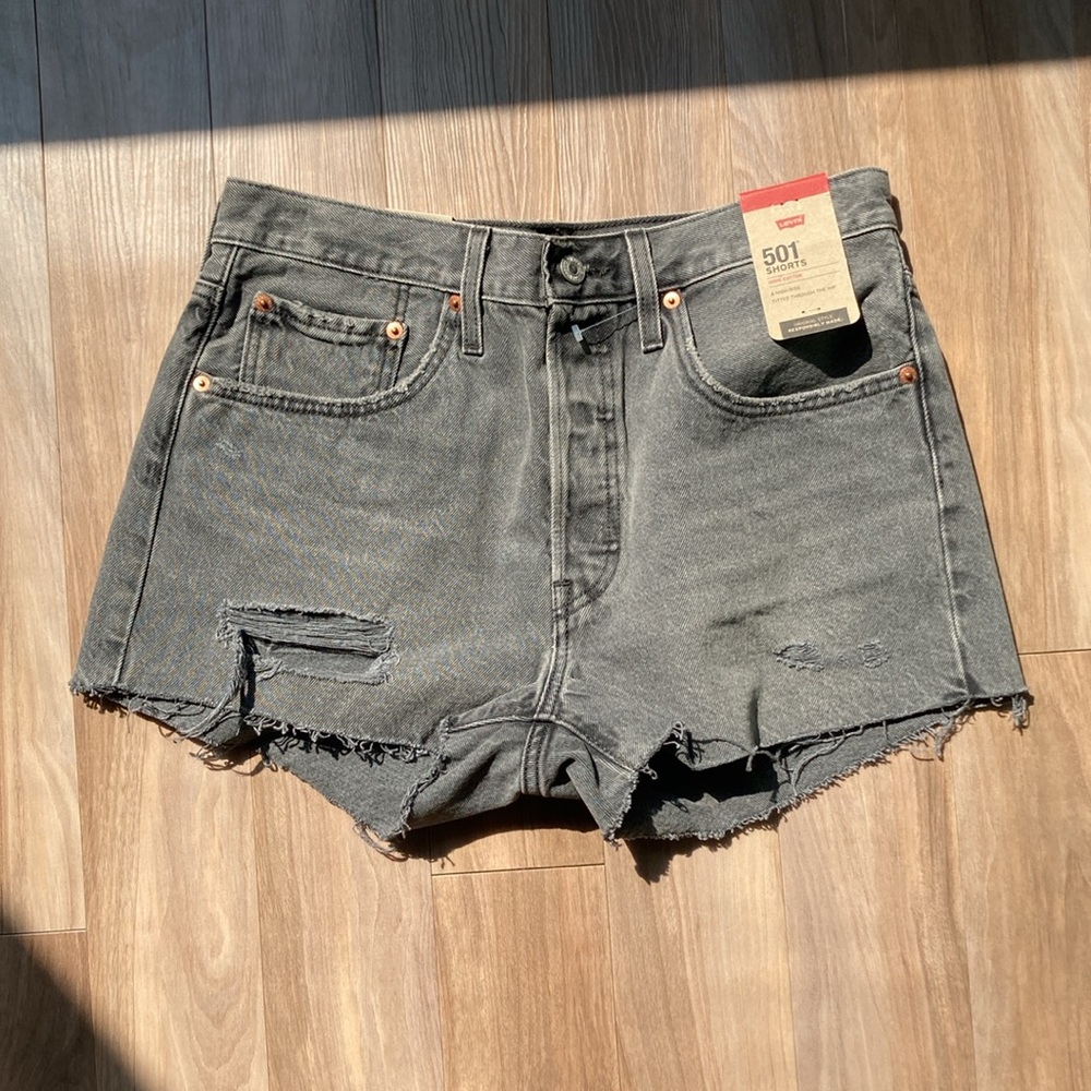 🟢Relist7/13 🟢Levi’s distressed high rise 501 jean cotton denim short cutoff 30 - Picture 7 of 16